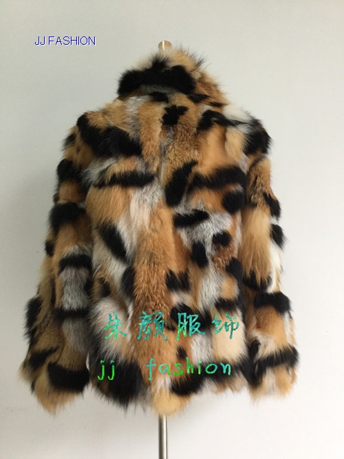 LADY'S JACKET IN FOX FUR