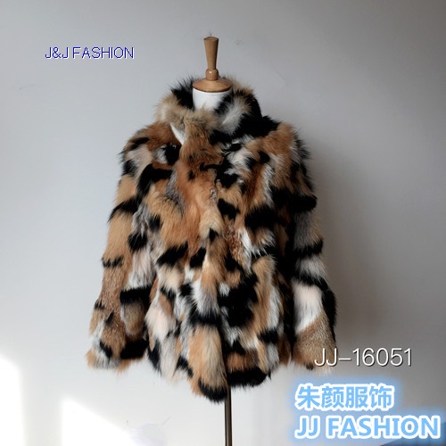 LADY'S JACKET IN FOX FUR