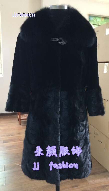 LADY'S  MINK  FUR COAT