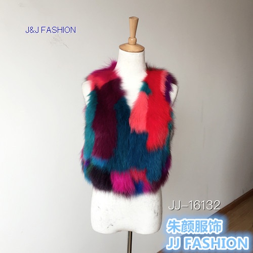 LADY'S VEST IN FOX FUR