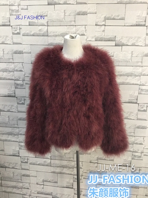 LADY'S  COAT IN OSTRICH  FUR