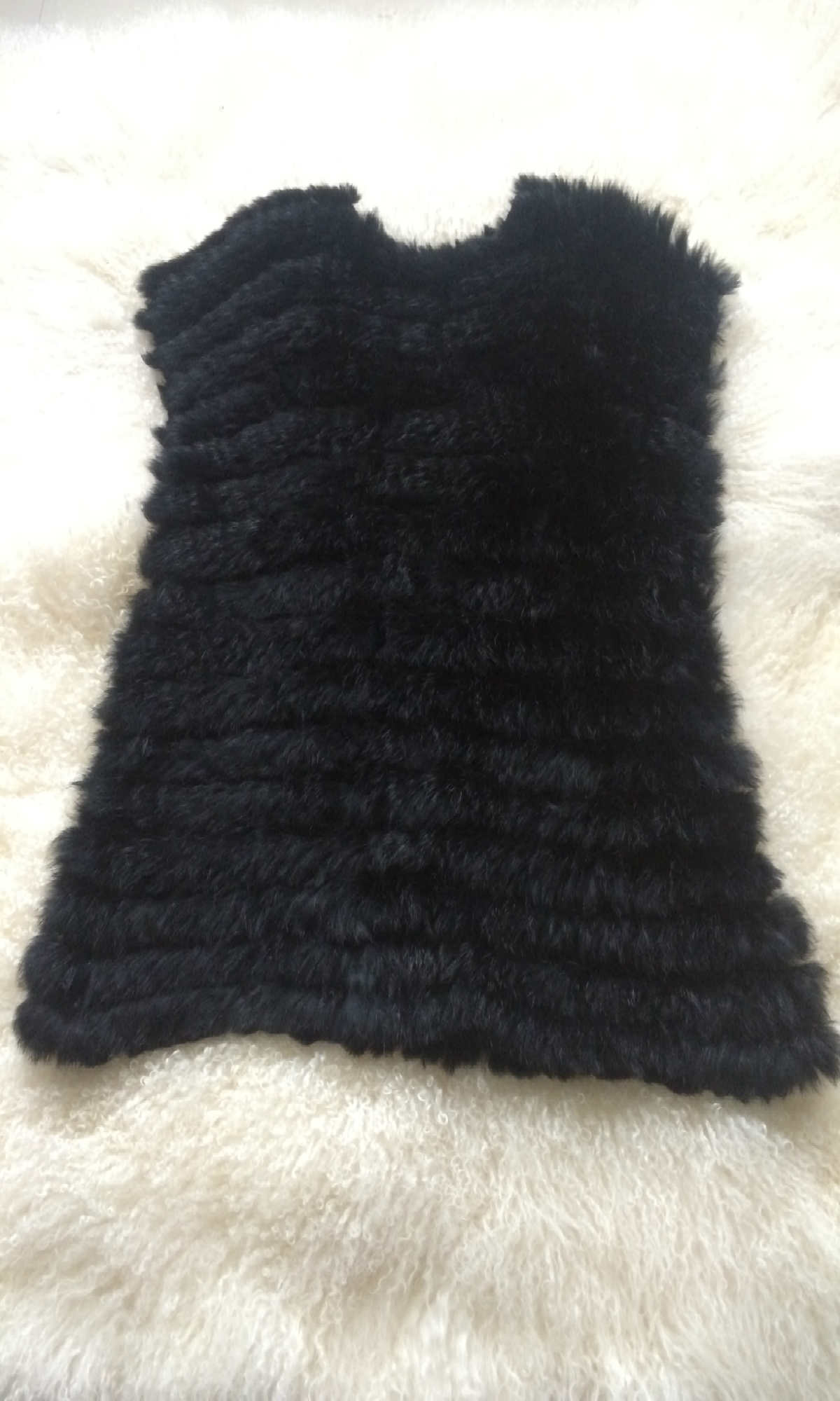 LADY'S VEST IN KNITTED RABBIT FUR