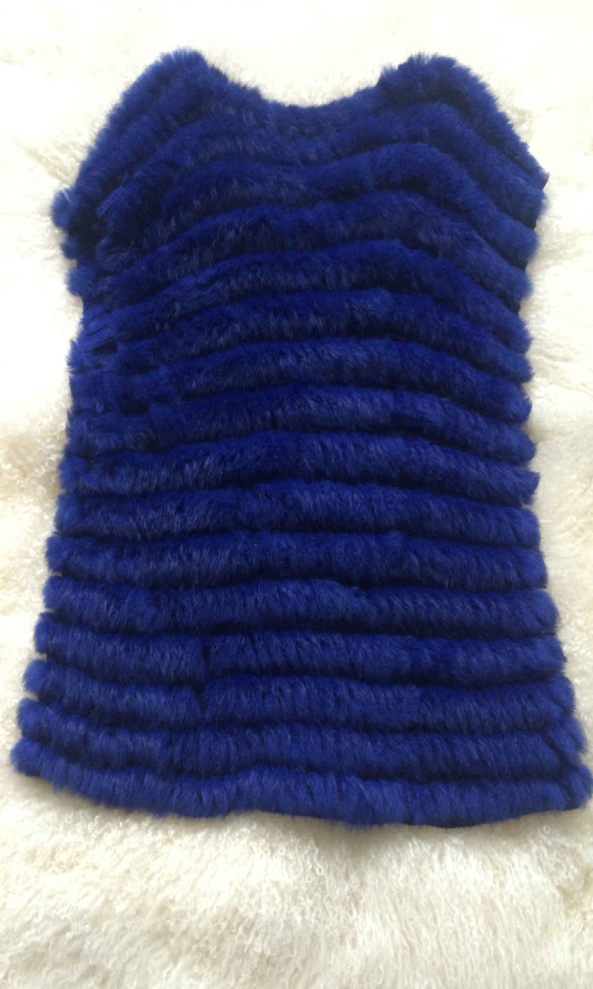 LADY'S VEST IN KNITTED RABBIT FUR