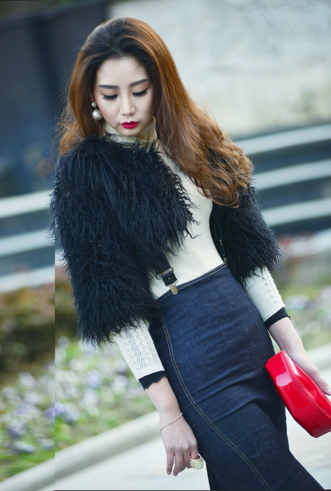 LADY'S  SHORT JACKET IN FAKE TIBET FUR