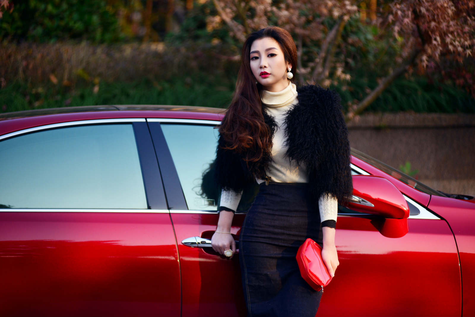 LADY'S  SHORT JACKET IN FAKE TIBET FUR