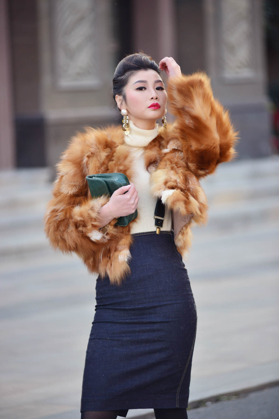 LADY'S JACKET IN SILVER FOX PIECES FUR